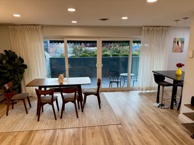 1206 Greendale Ave 201, Needham, MA 02492