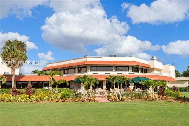 700 S Hollybrook Dr 207, Pembroke Pines, FL 33025