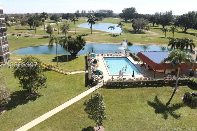 700 S Hollybrook Dr 207, Pembroke Pines, FL 33025