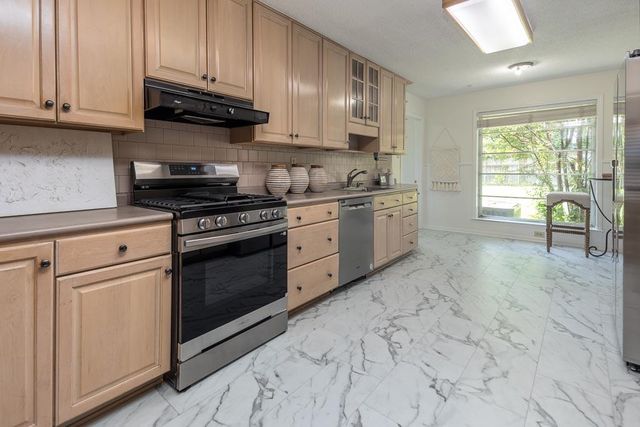6629 MASSEY LN, Memphis, TN 38120
