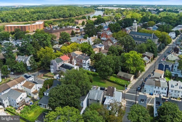 310 YORK, Burlington, NJ 08016