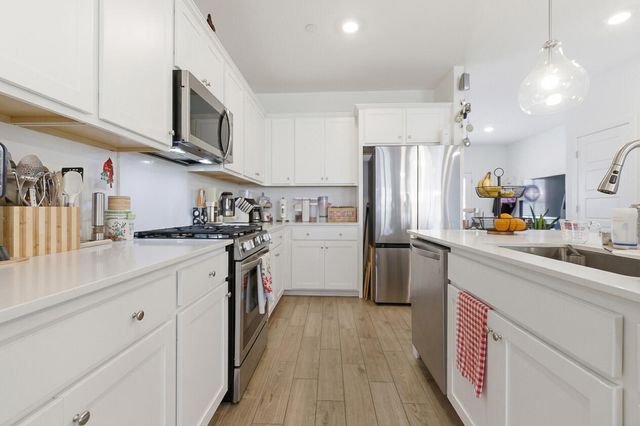 1773 N Sophia Street, Hanford, CA 93230