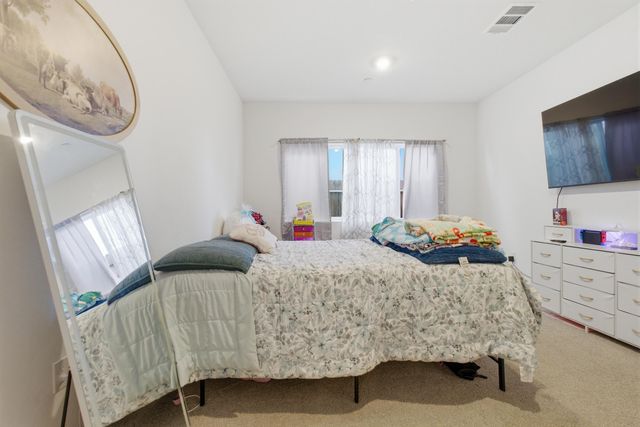 1773 N Sophia Street, Hanford, CA 93230