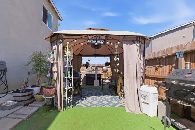 1773 N Sophia Street, Hanford, CA 93230