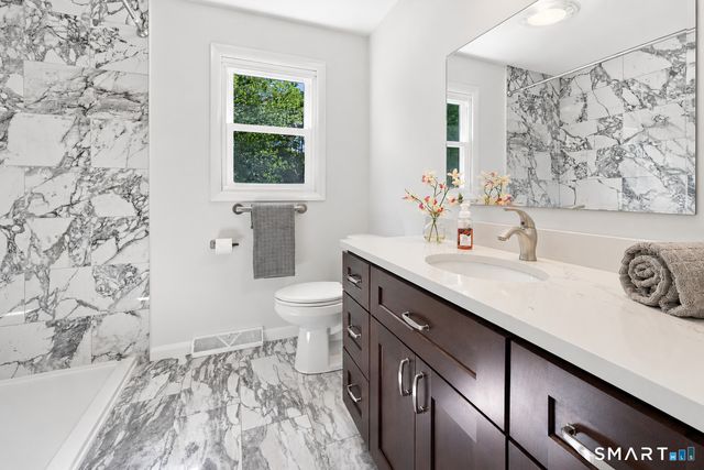 180 Country Hill Drive, West Haven, CT 06516