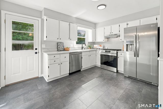 180 Country Hill Drive, West Haven, CT 06516