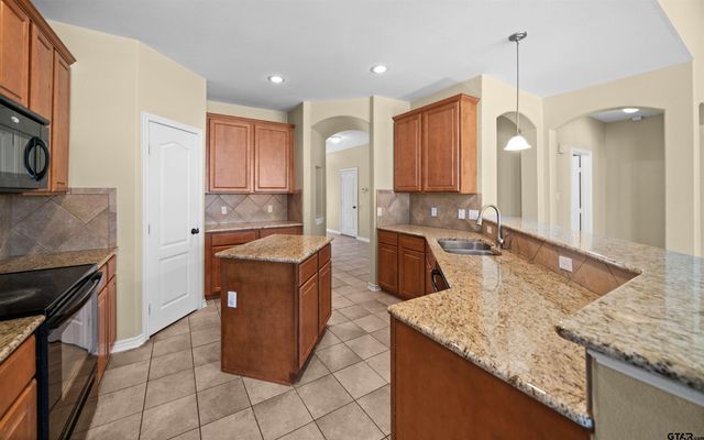6679 Lacebark, Tyler, TX 75703