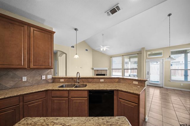 6679 Lacebark, Tyler, TX 75703
