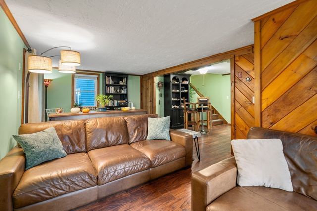 24 Avenue C, Plymouth, MA 02360
