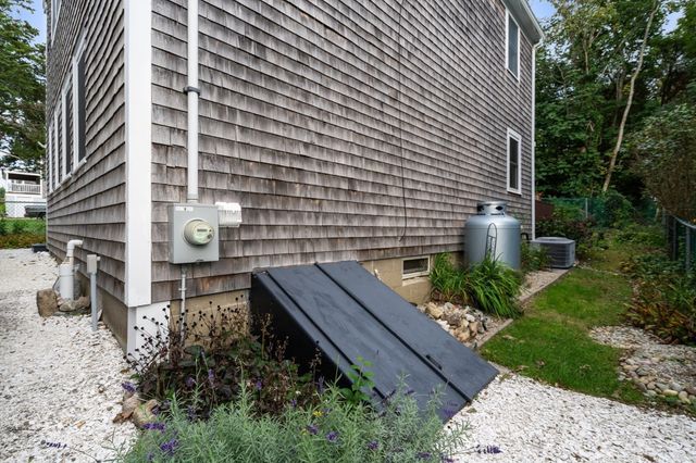 24 Avenue C, Plymouth, MA 02360