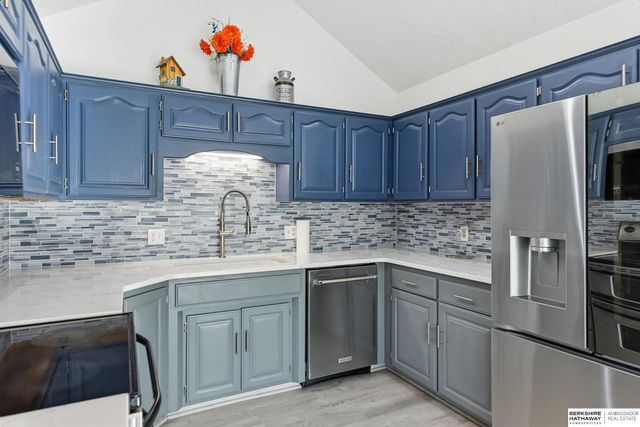 16123 Parker Street, Omaha, NE 68118