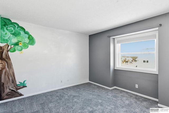 16123 Parker Street, Omaha, NE 68118