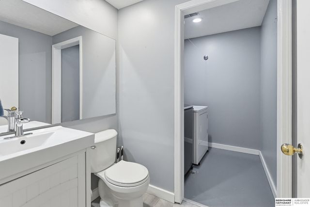 16123 Parker Street, Omaha, NE 68118