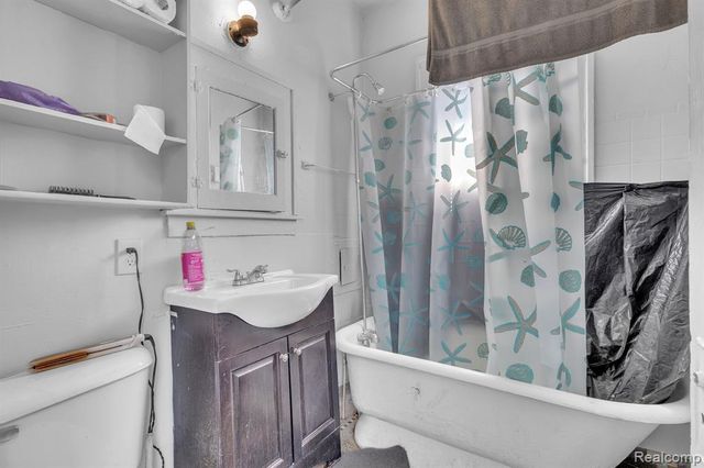 3945 Lenox Street, Detroit, MI 48215