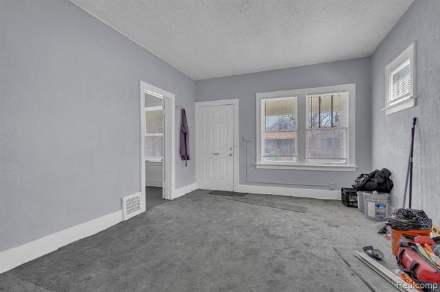 3945 Lenox Street, Detroit, MI 48215