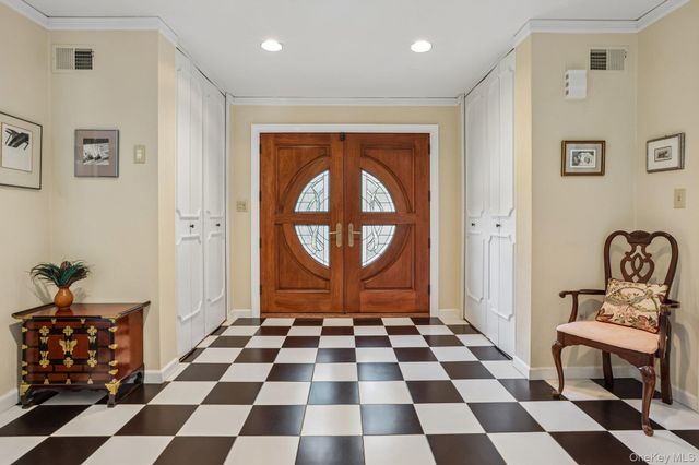 39 Woodhaven Drive, New City, NY 10956