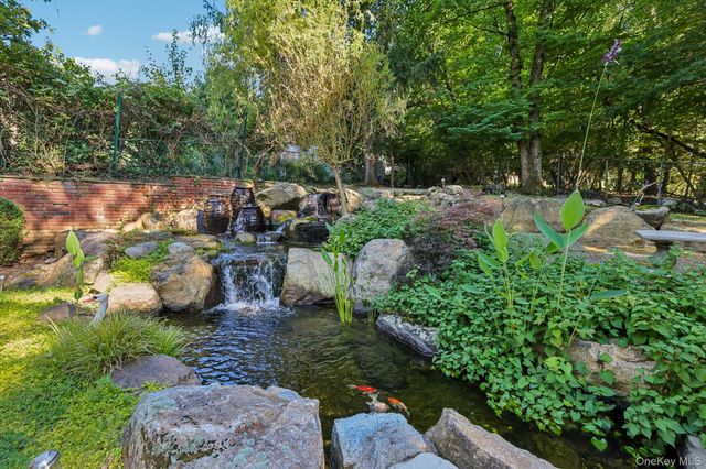 39 Woodhaven Drive, New City, NY 10956