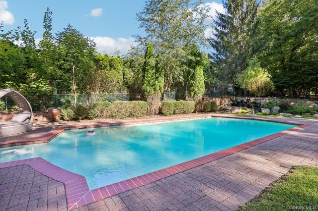 39 Woodhaven Drive, New City, NY 10956