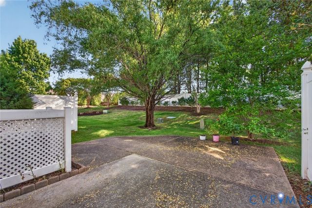 1027 Parkland Pl, Glen Allen, VA 23059