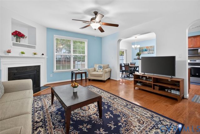 1027 Parkland Pl, Glen Allen, VA 23059