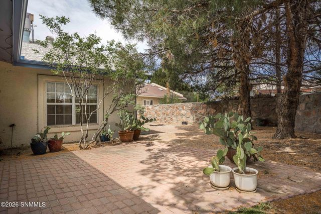 674 Cielo Bonito Court, Las Cruces, NM 88005