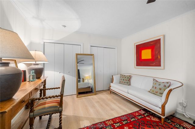 114 East O'Bryant Street, Bellville, TX 77418