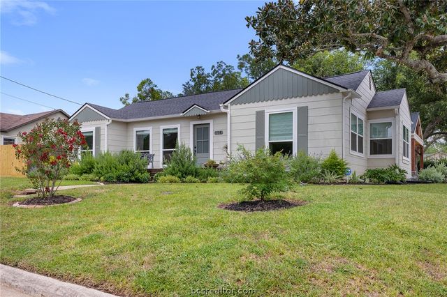 114 East O'Bryant Street, Bellville, TX 77418