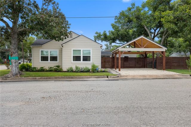 114 East O'Bryant Street, Bellville, TX 77418