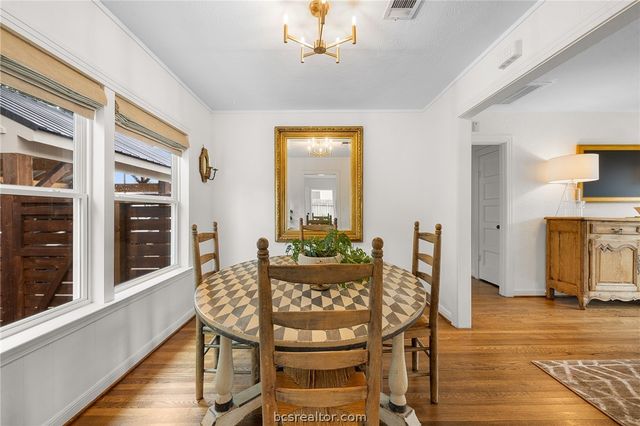 114 East O'Bryant Street, Bellville, TX 77418