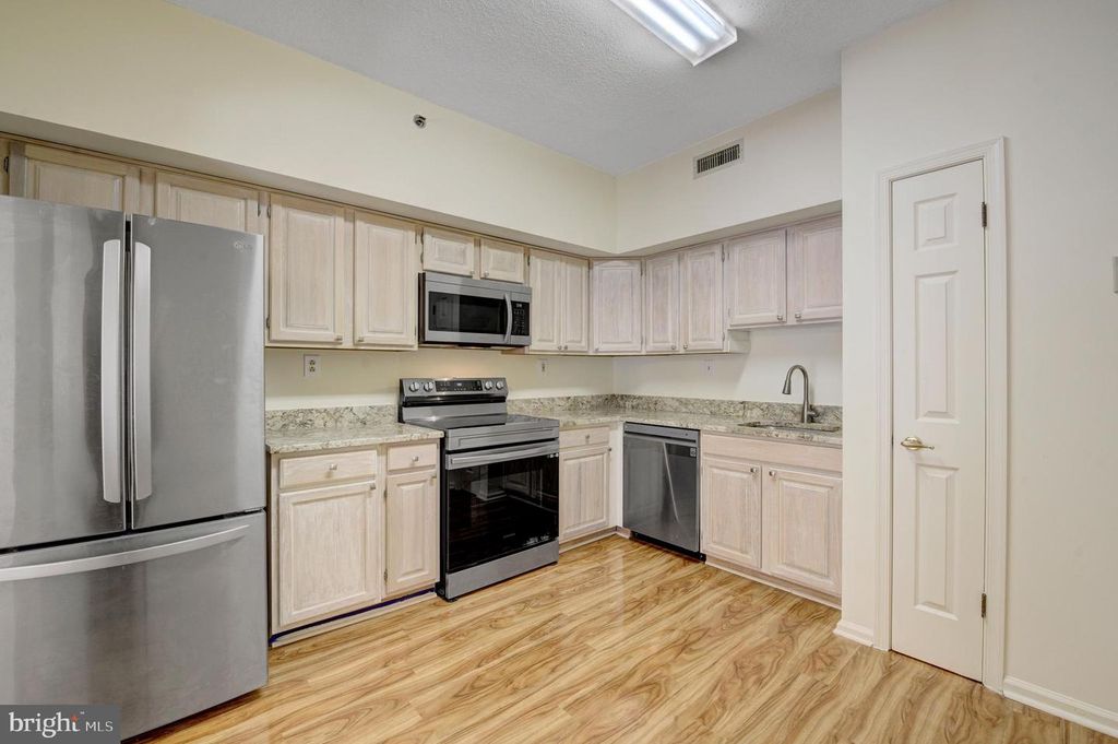 6146 MAIN ST, Voorhees, NJ 08043