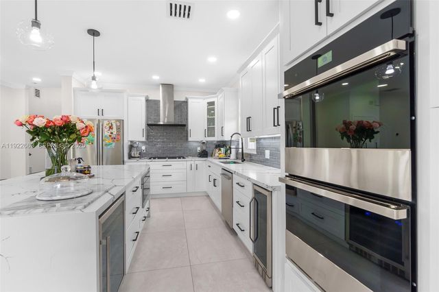 14212 NW 23rd St, Pembroke Pines, FL 33028