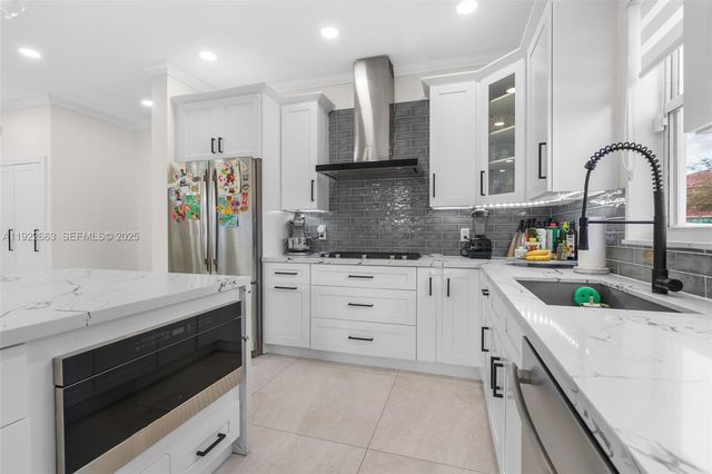 14212 NW 23rd St, Pembroke Pines, FL 33028