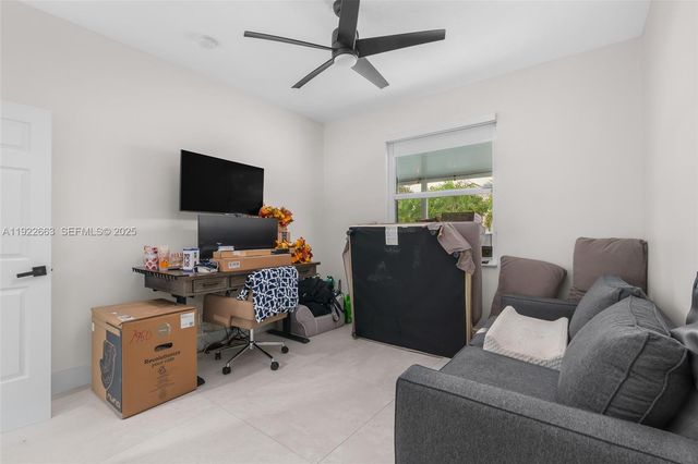 14212 NW 23rd St, Pembroke Pines, FL 33028