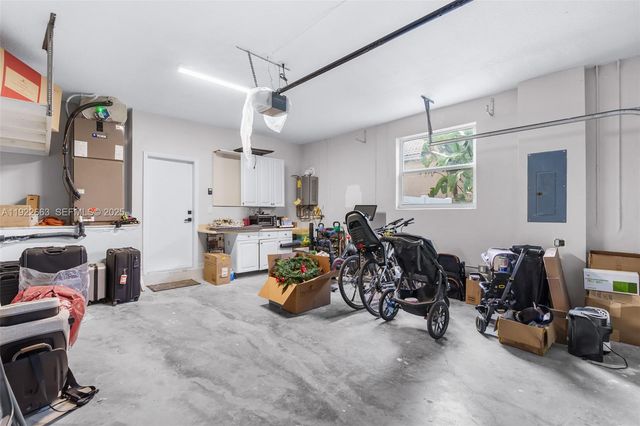 14212 NW 23rd St, Pembroke Pines, FL 33028