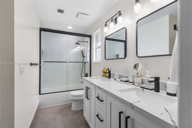 14212 NW 23rd St, Pembroke Pines, FL 33028