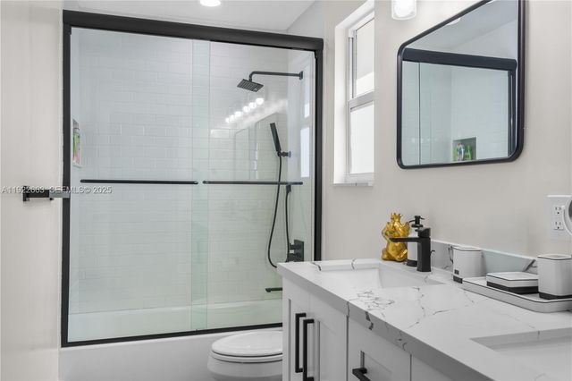 14212 NW 23rd St, Pembroke Pines, FL 33028