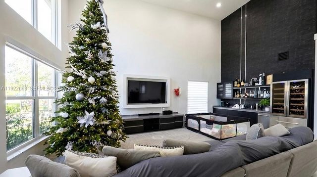 14212 NW 23rd St, Pembroke Pines, FL 33028