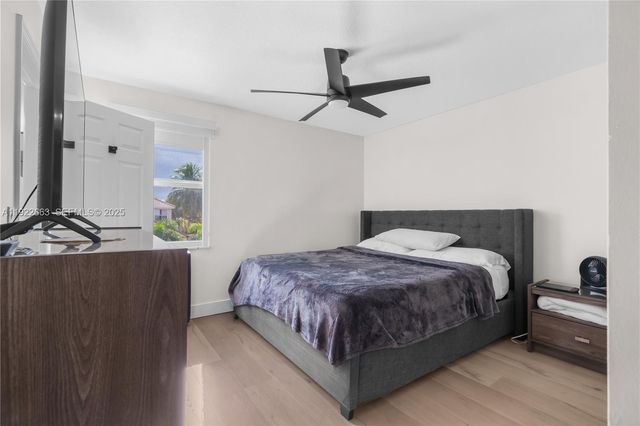 14212 NW 23rd St, Pembroke Pines, FL 33028