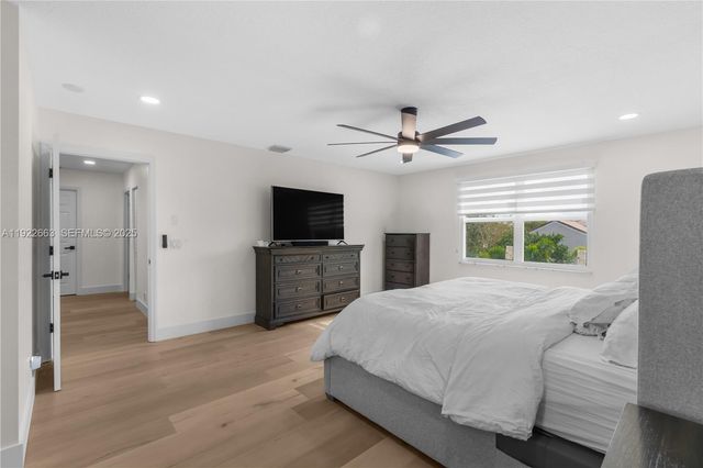 14212 NW 23rd St, Pembroke Pines, FL 33028