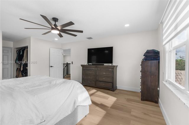 14212 NW 23rd St, Pembroke Pines, FL 33028