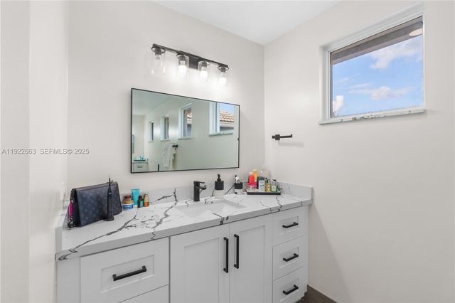 14212 NW 23rd St, Pembroke Pines, FL 33028