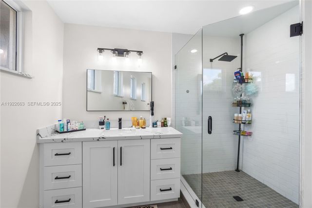 14212 NW 23rd St, Pembroke Pines, FL 33028