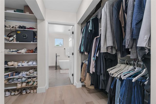 14212 NW 23rd St, Pembroke Pines, FL 33028