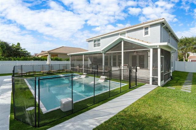 14212 NW 23rd St, Pembroke Pines, FL 33028