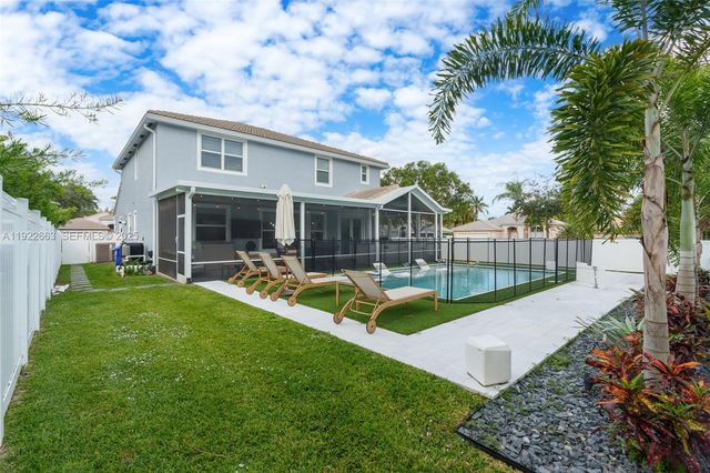 14212 NW 23rd St, Pembroke Pines, FL 33028