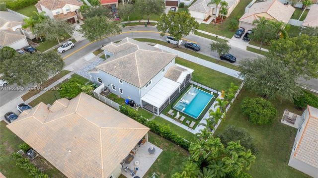 14212 NW 23rd St, Pembroke Pines, FL 33028