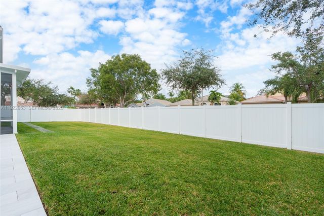 14212 NW 23rd St, Pembroke Pines, FL 33028