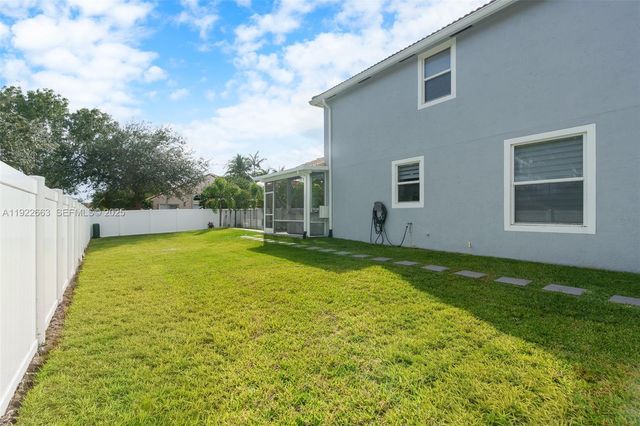 14212 NW 23rd St, Pembroke Pines, FL 33028
