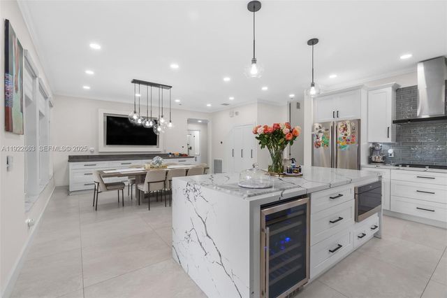 14212 NW 23rd St, Pembroke Pines, FL 33028