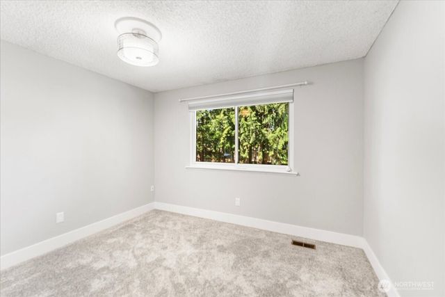 2509 Manorwood Drive, Puyallup, WA 98374